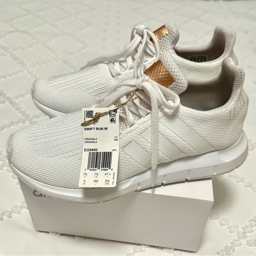Adidas Swift Run sneakers